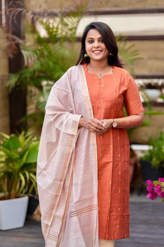 Amritha   raw silk kurta with dupptta ( ready to dispatch) set of 2
