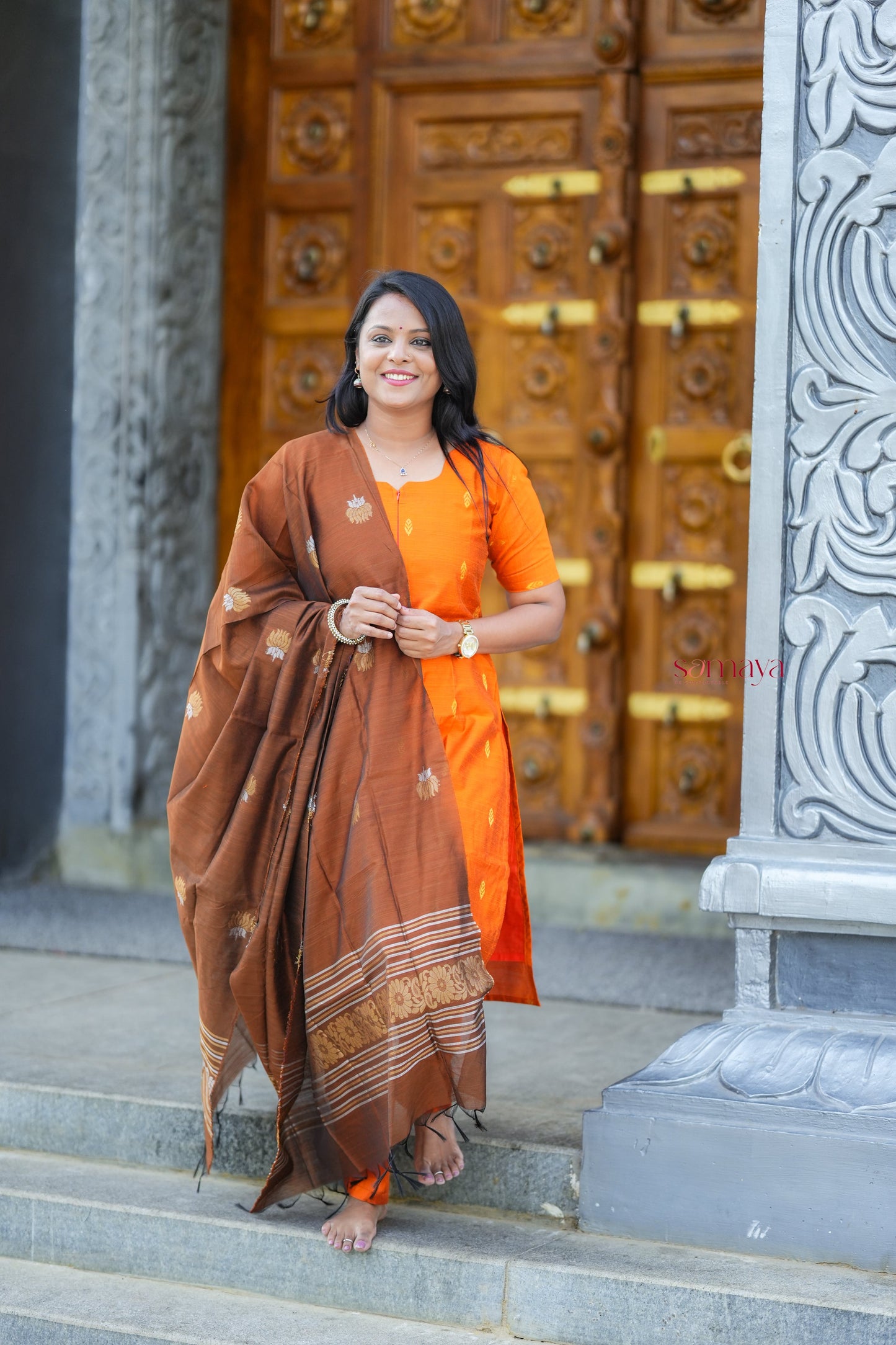 Theera  raw silk suit set with dupptta ( ready to dispatch) set of 3