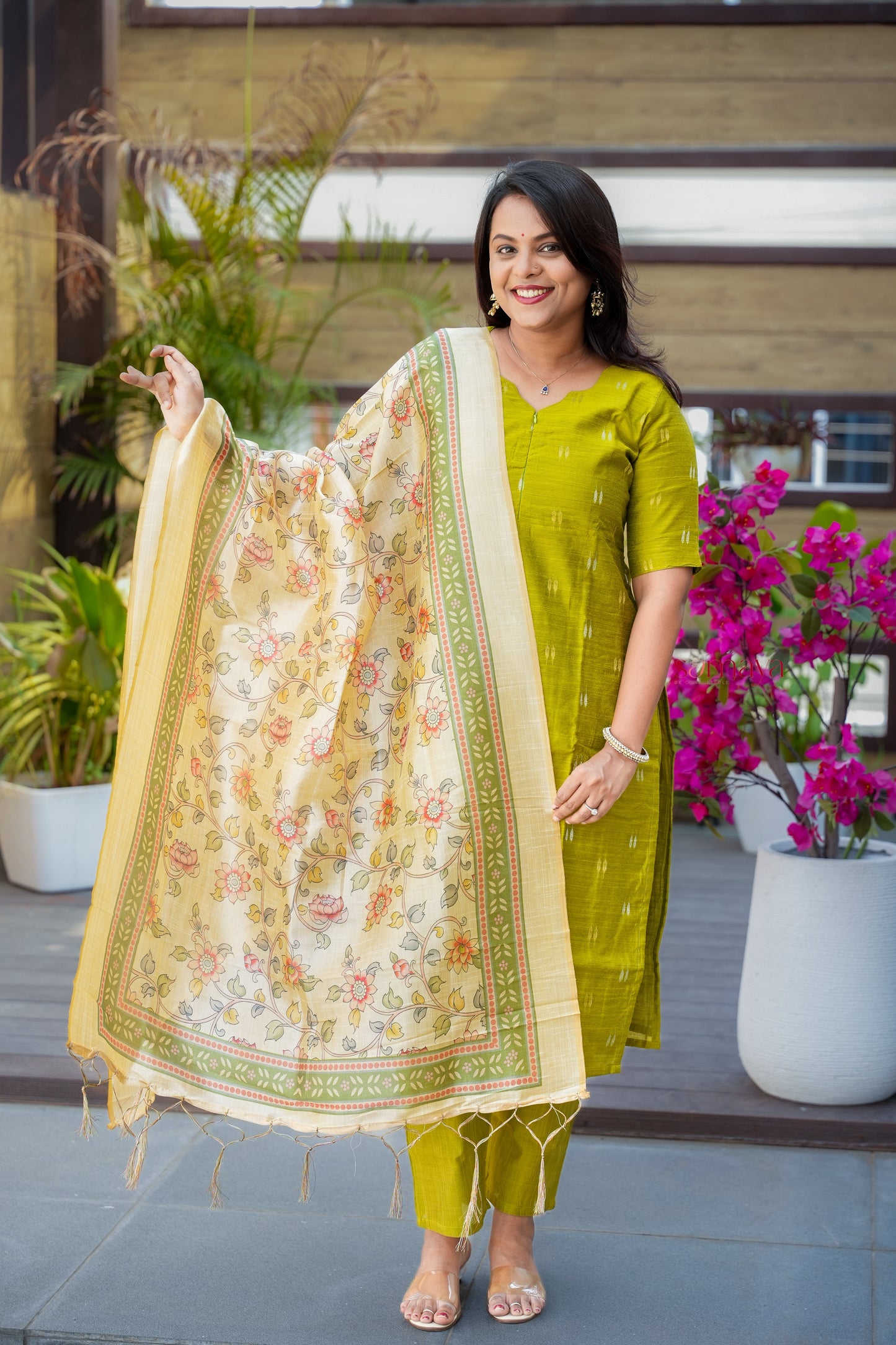 Magilini 3 piece raw silk suit set with Dupatta ( ready to dispatch)