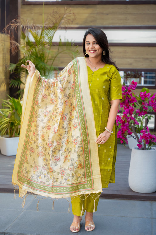 Magilini 3 piece raw silk suit set with Dupatta ( ready to dispatch)