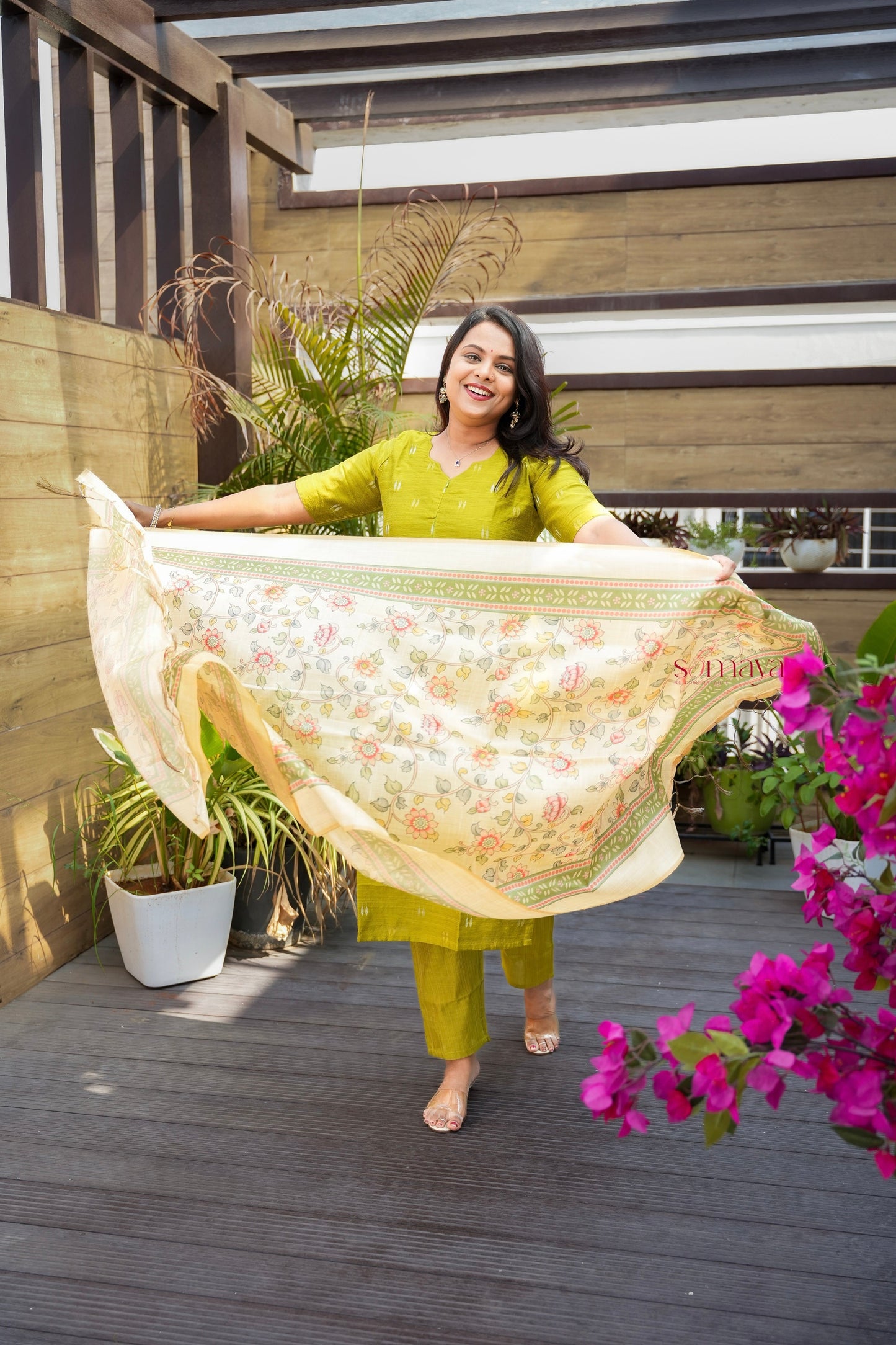 Magilini 3 piece raw silk suit set with Dupatta ( ready to dispatch)