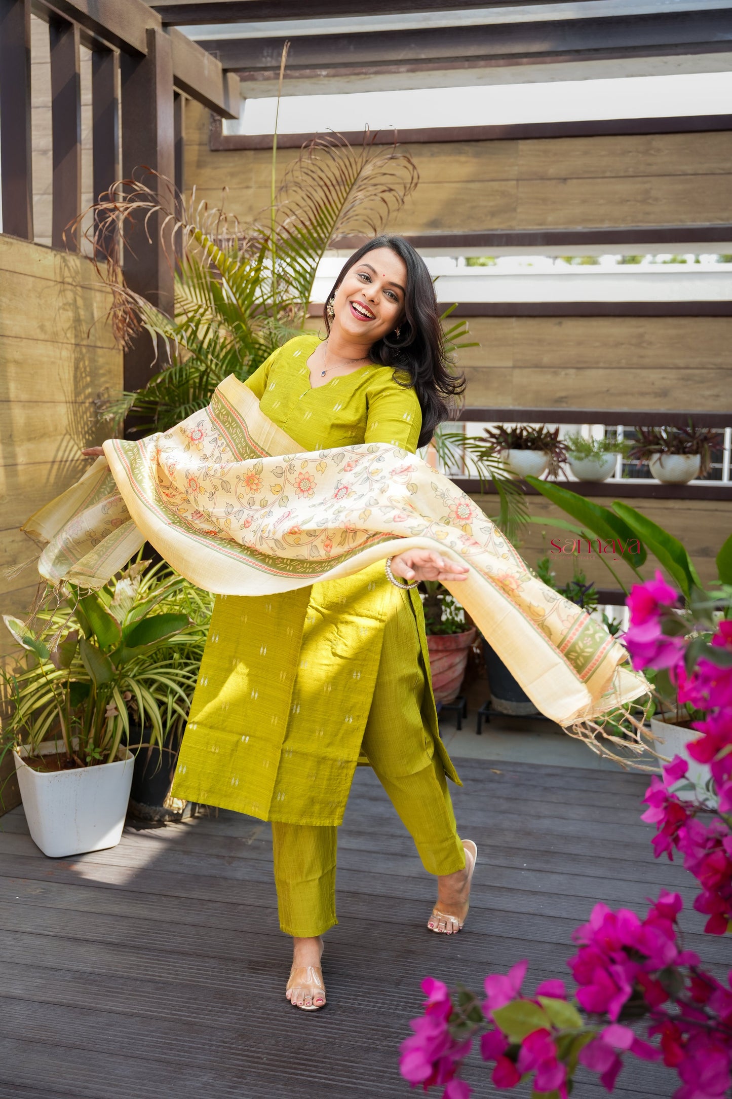 Magilini 3 piece raw silk suit set with Dupatta ( ready to dispatch)