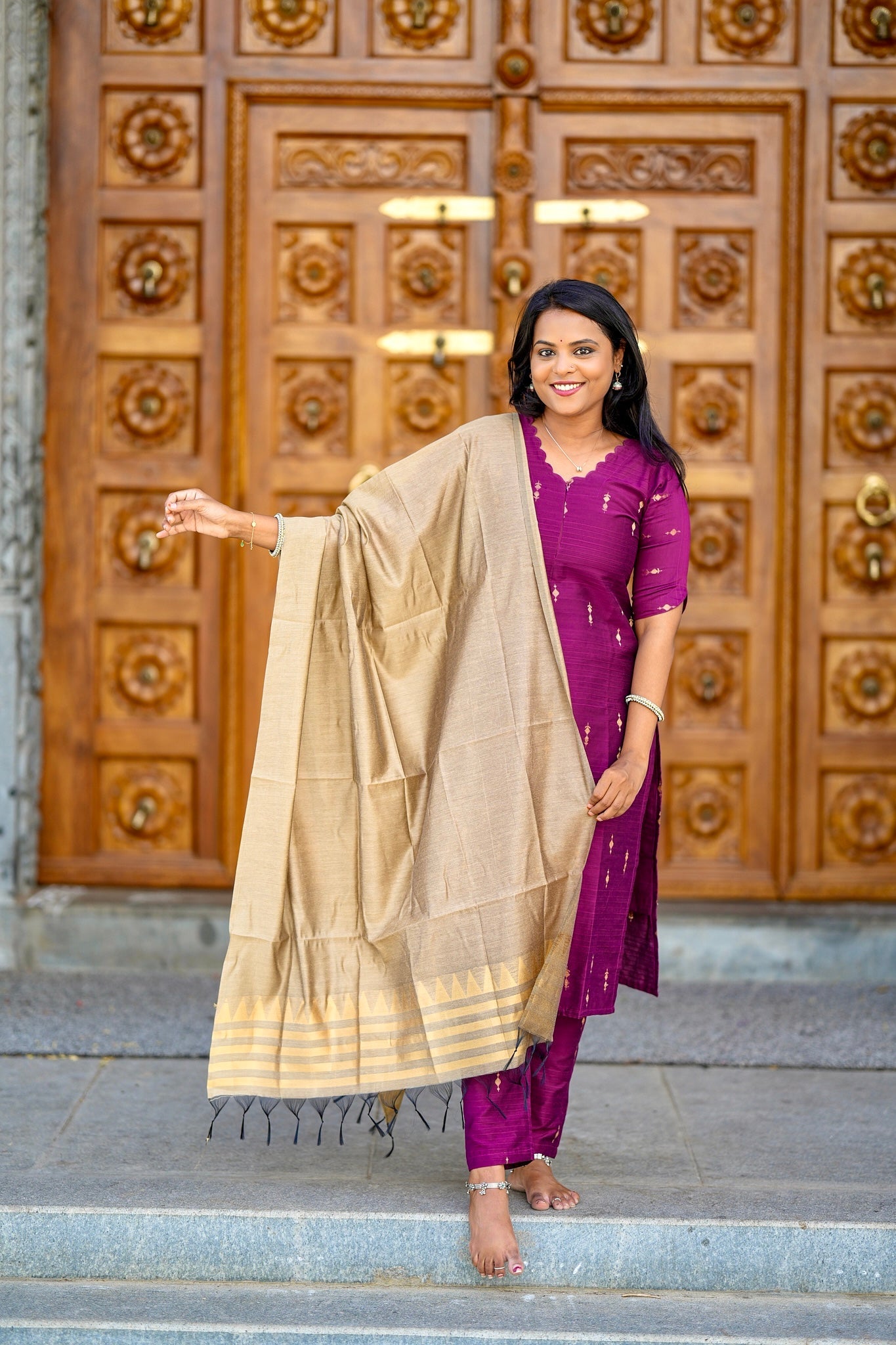 Janani 3 piece raw silk suit set( ready to dispatch)