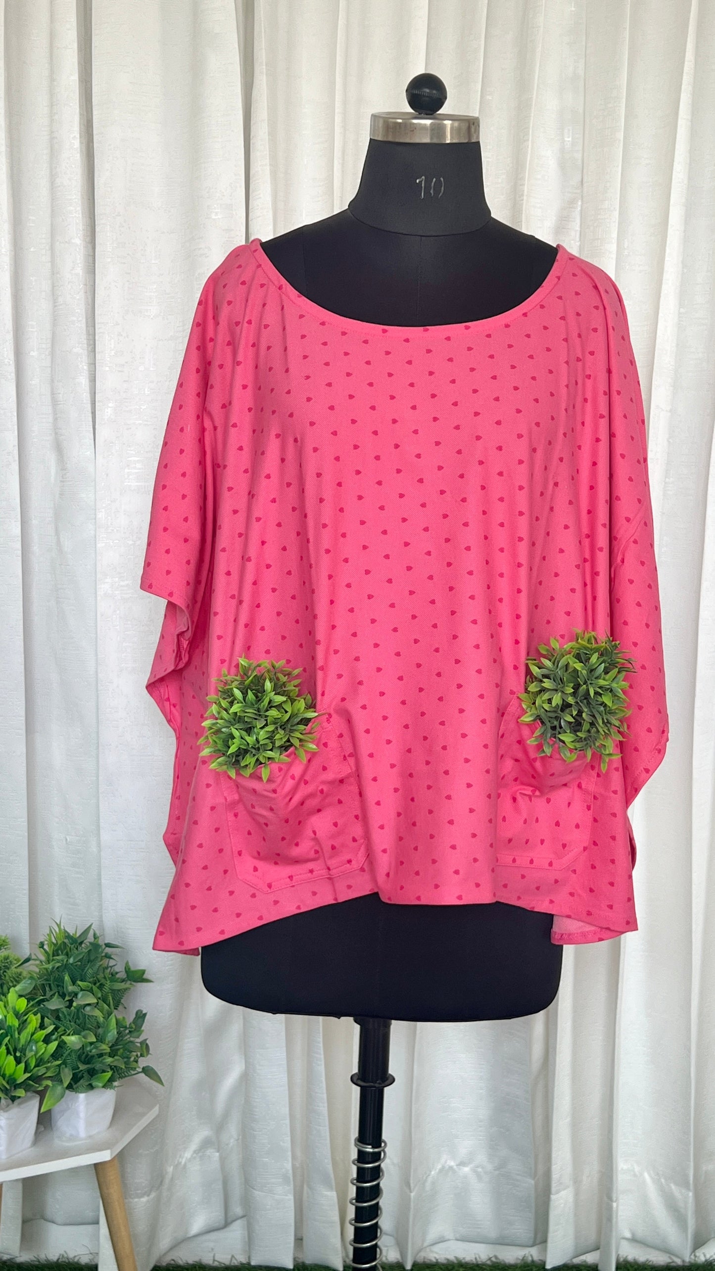 Pinky Nursing Cover with pockets